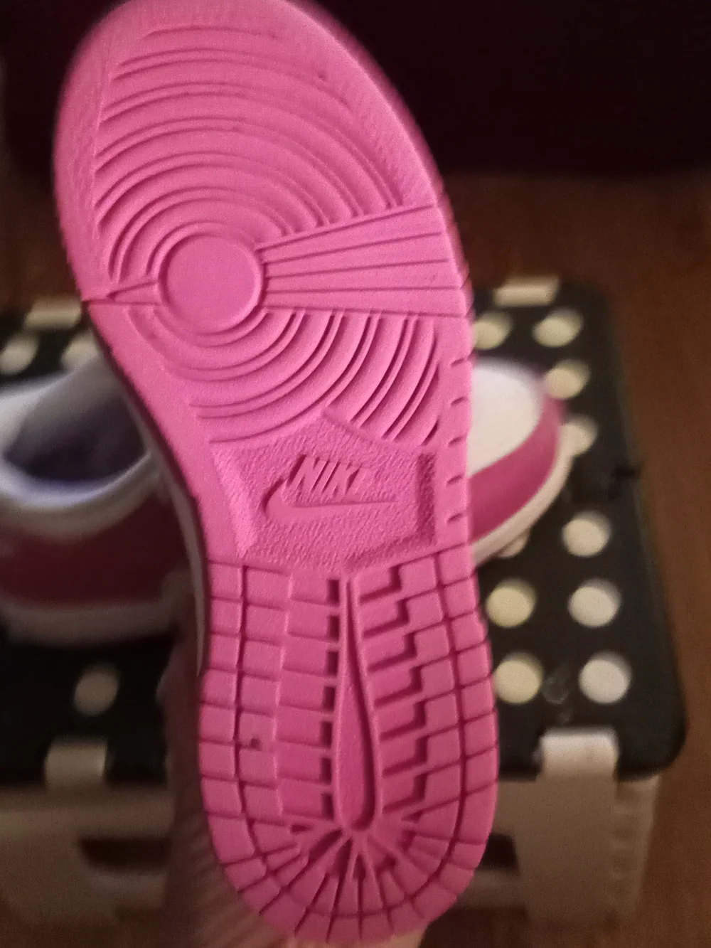 Nike Kids Low-Top Sneakers - White & Pink